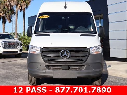 Used 2025 Mercedes-Benz Sprinter 2500 image 3