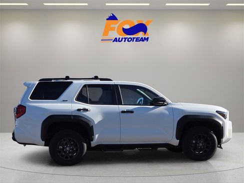 New 2026 Toyota 4Runner SR5 image 5