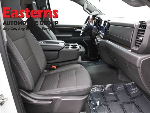 Used 2025 Chevrolet Silverado 1500 LT AWD/4WD image 25