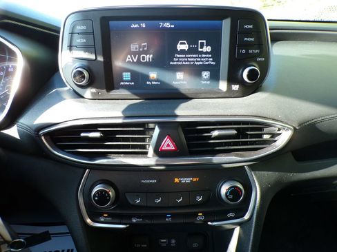 Used 2020 Hyundai Santa Fe SE AWD/4WD image 25