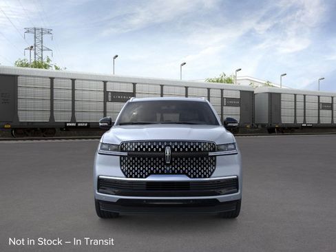 New 2025 Lincoln Navigator L Reserve image 6