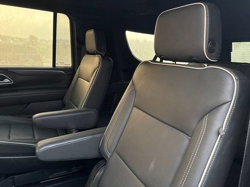 Used 2024 GMC Yukon XL SLT w/ SLT Luxury Package AWD/4WD image 10