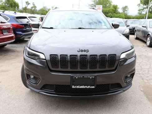 Used 2019 Jeep Cherokee Latitude Plus AWD/4WD image 3