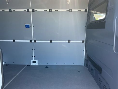 Used 2025 Mercedes-Benz Sprinter 4500 image 20