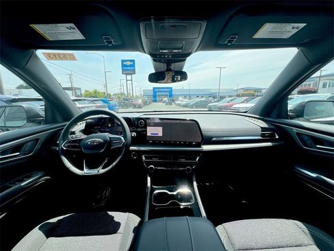 New 2025 Chevrolet Traverse LT w/ Midnight/Sport Edition image 18