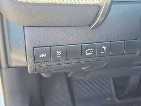 Used 2022 Toyota Camry LE AWD/4WD image 24