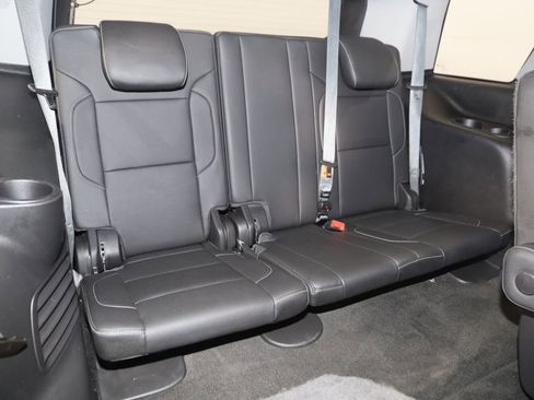 Used 2018 GMC Yukon SLT w/ HD Trailering Package AWD/4WD image 16