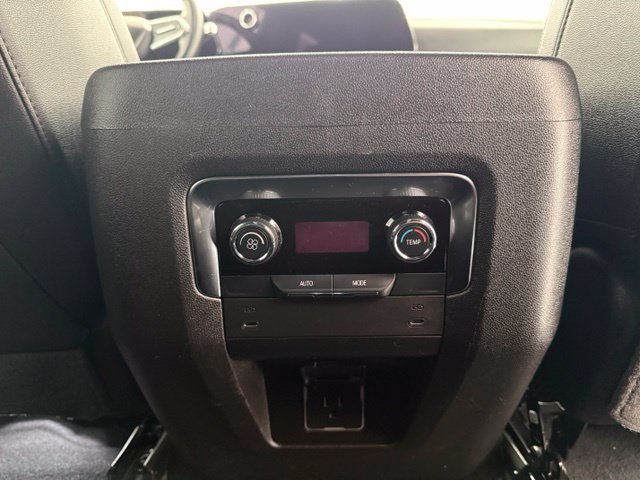 Used 2025 Chevrolet Suburban Z71 AWD/4WD image 33