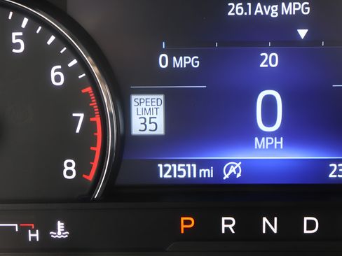 Used 2021 Ford Explorer XLT w/ Equipment Group 202A AWD/4WD image 13
