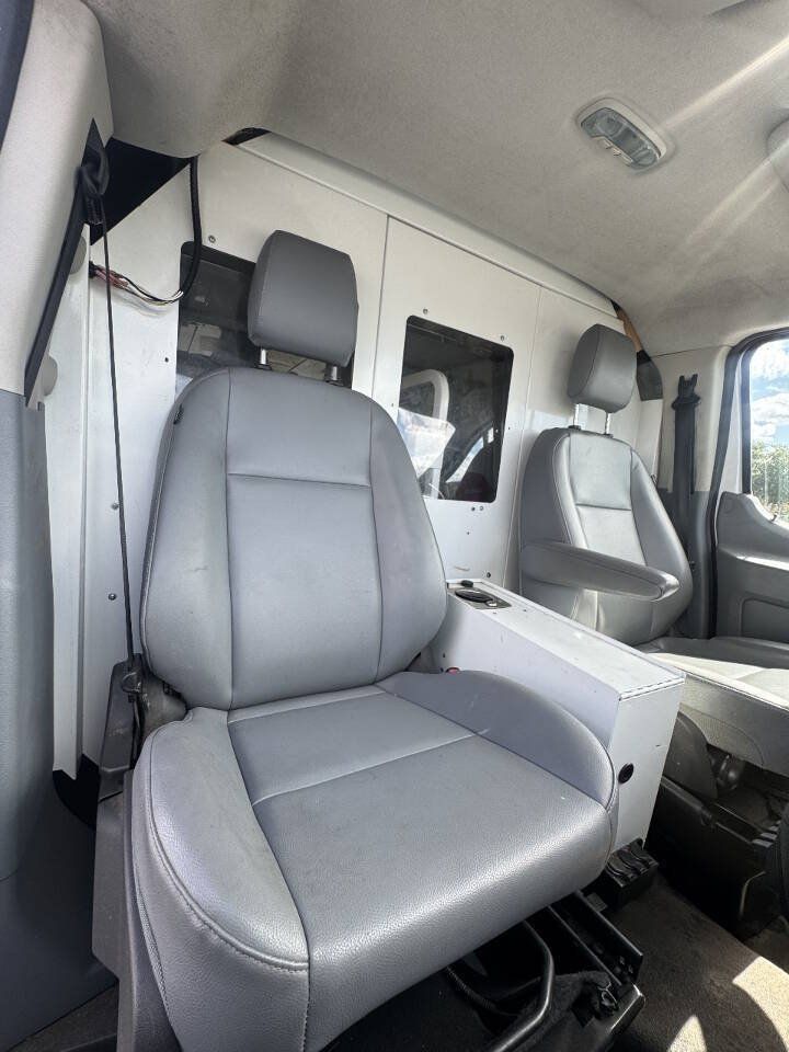 Used 2016 Ford Transit 150 130 Low Roof RWD image 5