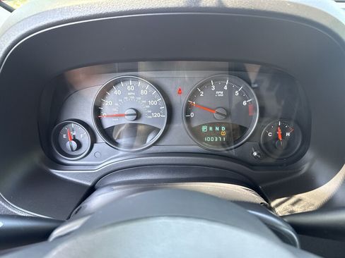Used 2012 Jeep Patriot Latitude w/ Altitude Pkg AWD/4WD image 36