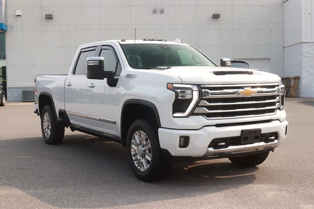 Used 2024 Chevrolet Silverado 2500 High Country w/ Technology Package AWD/4WD image 3