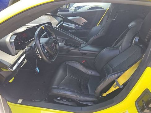 Used 2022 Chevrolet Corvette Stingray Premium Cpe w/ Z51 Performance Package RWD image 5