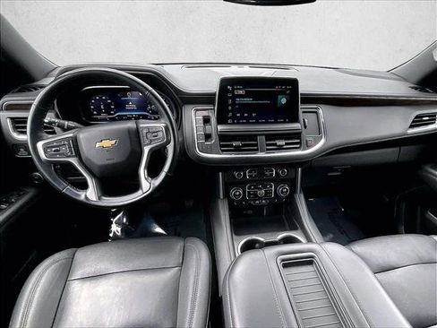 Used 2023 Chevrolet Suburban LT w/ LT Signature Plus Package RWD image 16