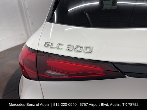 Certified 2025 Mercedes-Benz GLC 300 image 12