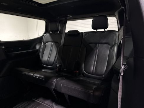 Used 2023 Jeep Wagoneer Series II AWD/4WD image 25