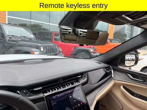 Used 2023 Jeep Grand Cherokee 4WD 4xe w/ Luxury Tech Group II image 19