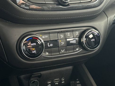 Used 2022 Chevrolet TrailBlazer LT w/ Convenience Package image 18