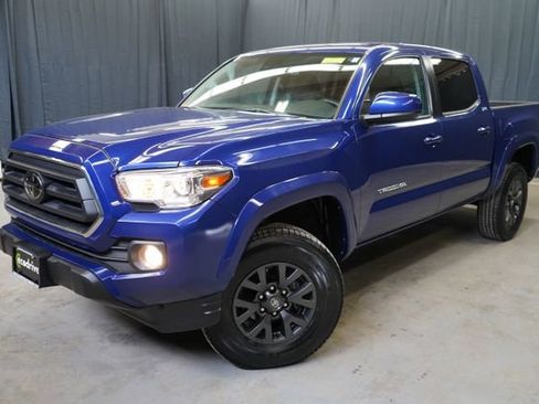 Used 2022 Toyota Tacoma SR5 AWD/4WD image 1
