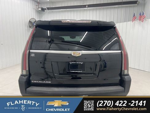 Used 2015 Cadillac Escalade ESV Luxury image 4