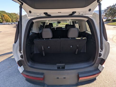 Used 2025 Hyundai Santa Fe SEL image 14