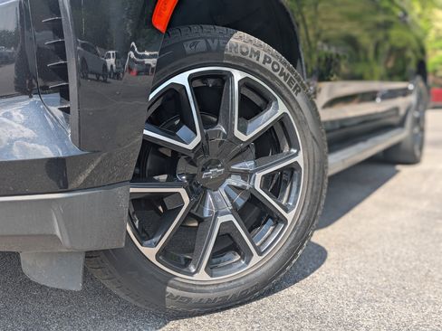 Used 2021 Chevrolet Suburban RST w/ Luxury Package image 36