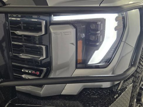 Used 2024 GMC Sierra 2500 AT4 w/ AT4 Premium Plus Package image 11