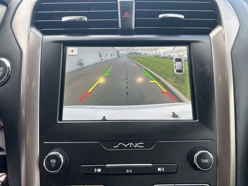 Used 2019 Ford Fusion SE image 26