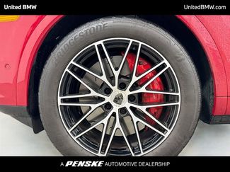 Used 2025 Porsche Cayenne Turbo video 2