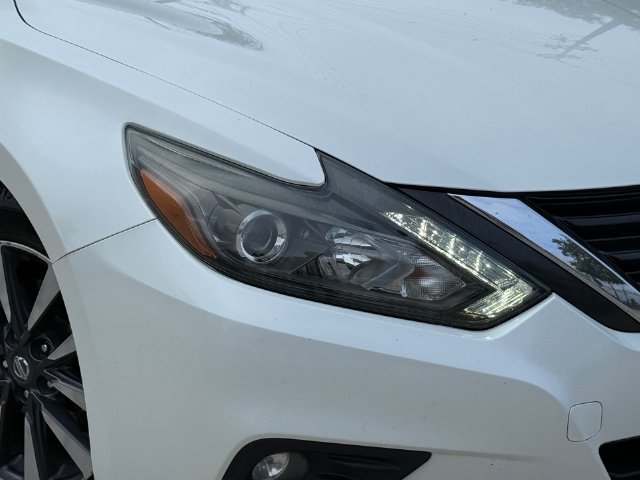 Used 2017 Nissan Altima 2.5 SL w/ 2.5 Technology Package FWD image 6