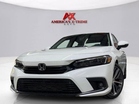 Used 2023 Honda Civic Touring image 2