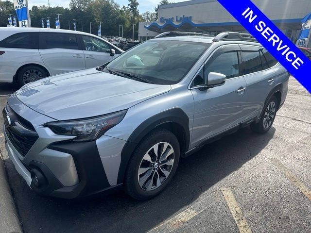 Used 2025 Subaru Outback Touring AWD/4WD image 3