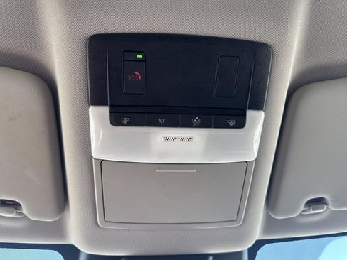 Used 2023 Nissan Rogue SV FWD image 23