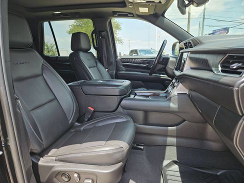 Certified 2022 GMC Yukon Denali AWD/4WD image 28