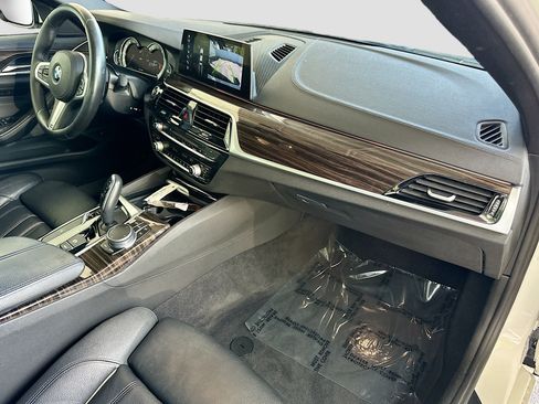 Used 2018 BMW 540i image 30
