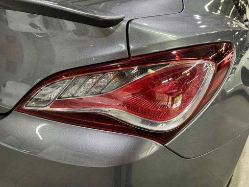 Used 2015 Hyundai Genesis 3.8 RWD image 16