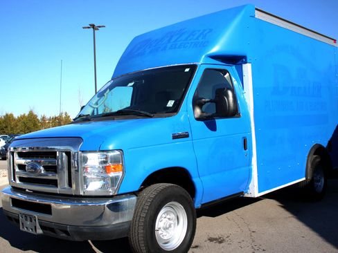 Used 2014 Ford E-350 and Econoline 350 Super Duty image 3