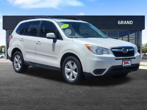 Used 2014 Subaru Forester 2.5i Premium AWD/4WD image 2