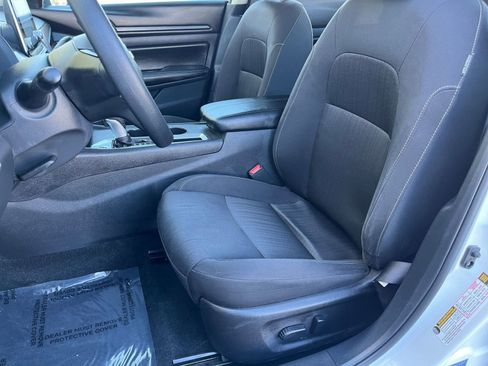 Used 2025 Nissan Altima 2.5 SV image 33