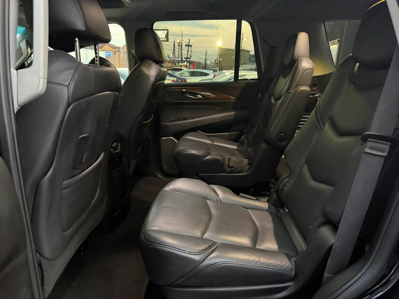Used 2017 Cadillac Escalade Premium Luxury AWD/4WD image 8