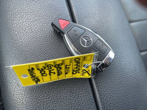 Used 2016 Mercedes-Benz GLC 300 4MATIC w/ Multimedia Package image 33