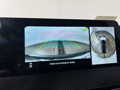 New 2025 Nissan Kicks SR w/ Illumination Package image 9