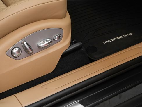 Used 2025 Porsche Macan image 20