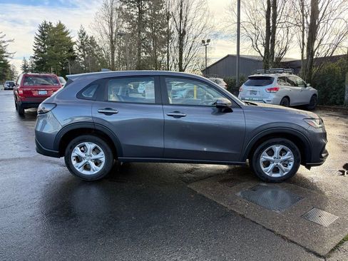 Certified 2023 Honda HR-V LX image 10