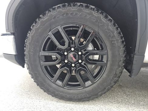 Used 2022 GMC Sierra 1500 SLE image 9