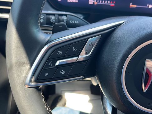 Used 2025 Buick Envision Preferred AWD/4WD image 12