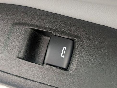 Used 2021 Chevrolet Equinox LT w/ LPO, Floor Liner Package image 34