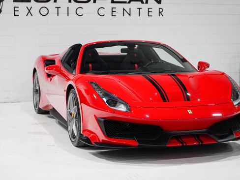 Used 2020 Ferrari 488 Pista Spider RWD image 32