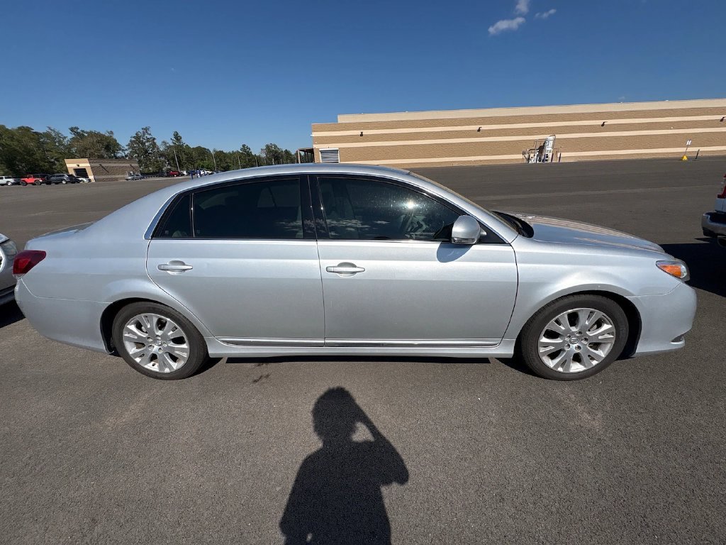Used 2011 Toyota Avalon FWD image 5
