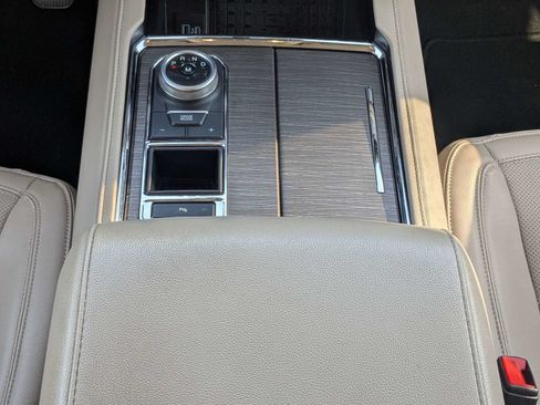 Used 2024 Ford Expedition Limited RWD image 20